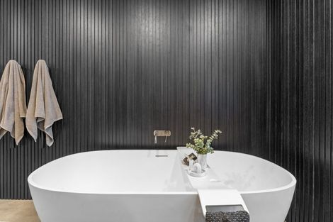 Photo of property in 17a Roland Road, Greenhithe, Auckland, 0632