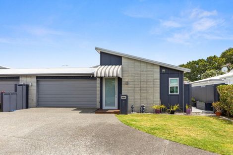 Photo of property in 15 Lennon Way, Papamoa Beach, Papamoa, 3118