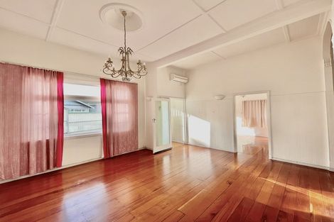 Photo of property in 19 Nairn Street, Mount Cook, Wellington, 6011