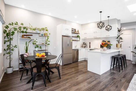 Photo of property in 1a Court Road, Tawa, Wellington, 5028