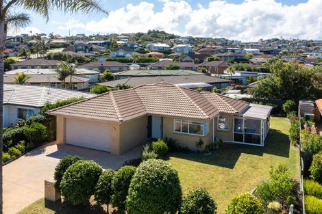 Photo of property in 94 Lakeside Drive, Orewa, 0931