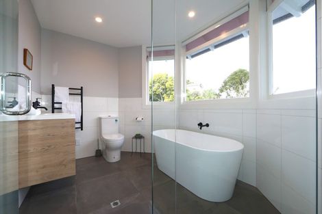 Photo of property in 10 Lincoln Road, Bluff Hill, Napier, 4110