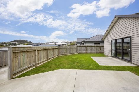 Photo of property in 17 Moonsail Drive, Whitby, Porirua, 5024