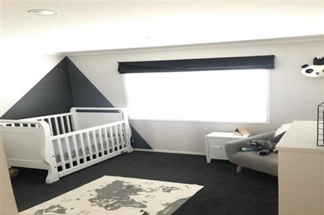 Photo of property in 76 Sunstone Crescent, Timberlea, Upper Hutt, 5018