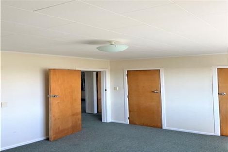 Photo of property in 41 Versailles Street, Karori, Wellington, 6012