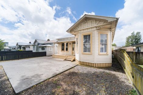 Photo of property in 35 Ada Street, Hokowhitu, Palmerston North, 4410