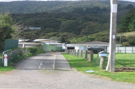 Photo of property in 2048 Rings Road, Coromandel, 3506