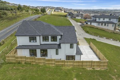 Photo of property in 2a Ballyalton Crescent, Flat Bush, Auckland, 2019