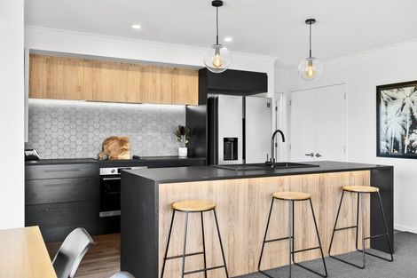 Photo of property in 16 Crossley Avenue, Woodend, 7610