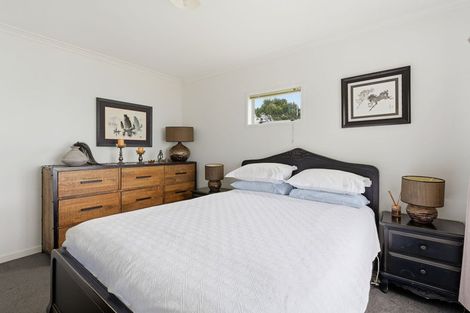 Photo of property in 45 Seaview Road, Cable Bay, 0420