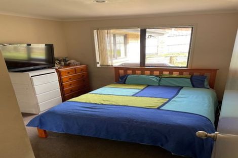 Photo of property in 9 Kumar Place, The Gardens, Auckland, 2105