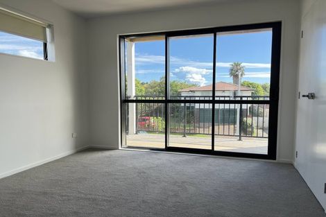 Photo of property in 11e Mandarin Place, Half Moon Bay, Auckland, 2012