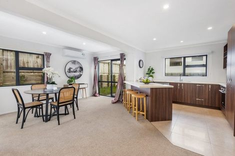 Photo of property in 7a Sandino Place, Grenada Village, Wellington, 6037