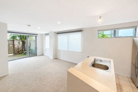 Photo of property in Bay Palms Apartments, 2a/30 Bute Road, Browns Bay, Auckland, 0630