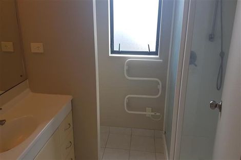 Photo of property in 37 Spalding Rise, Golflands, Auckland, 2013