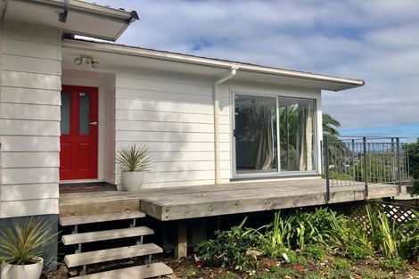 Photo of property in 4a Lavery Place, Sunnynook, Auckland, 0632