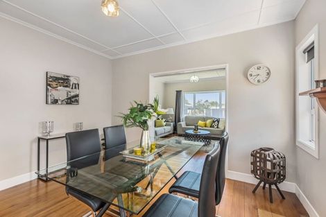 Photo of property in 15 Howden Street, Waiuku, 2123