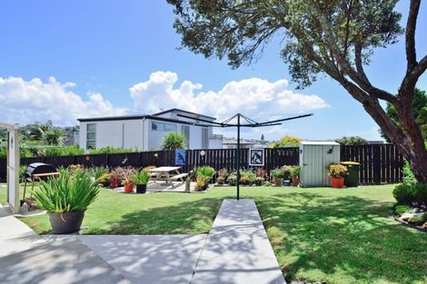 Photo of property in 3/35 Rangitoto Terrace, Milford, Auckland, 0620