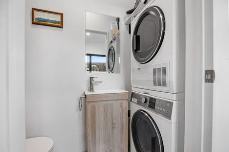 Photo of property in 1/22 Ryburn Road, Mount Wellington, Auckland, 1062