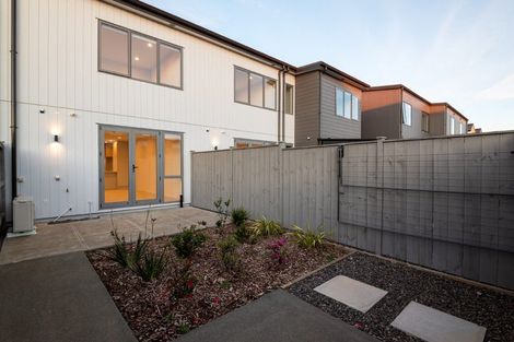 Photo of property in 14 Viridian Avenue, Rosehill, Papakura, 2113