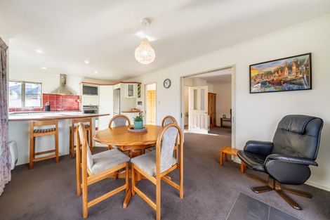 Photo of property in 5 Rosebank Place, Avalon, Lower Hutt, 5011