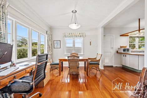 Photo of property in 13 View Street, Maungaturoto, 0520