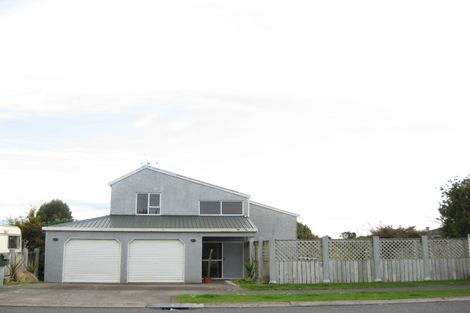 Photo of property in 53 Karina Road, Merrilands, New Plymouth, 4312