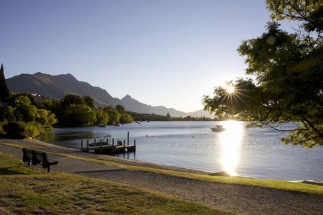 Photo of property in 468 Peninsula Road, Kelvin Heights, Queenstown, 9300