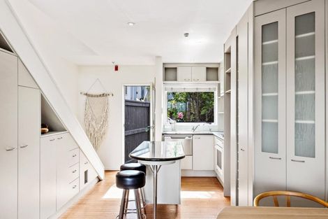 Photo of property in 8/72 Kitchener Road, Milford, Auckland, 0620