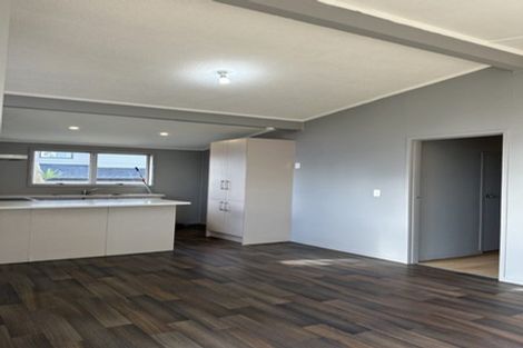 Photo of property in 328 Roscommon Road, Clendon Park, Auckland, 2103