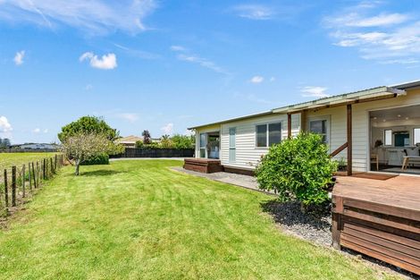 Photo of property in 15 Lowburn Avenue, Waipu, 0510