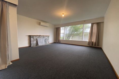 Photo of property in 44 Churton Drive, Churton Park, Wellington, 6037
