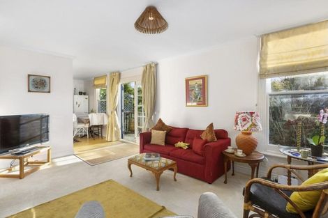 Photo of property in 35 Brownville Crescent, Maori Hill, Dunedin, 9010