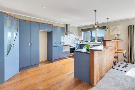 Photo of property in 4 Weatherly Road, Torbay, Auckland, 0630