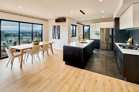 Photo of property in 15 Yorkshire Close, Whitby, Porirua, 5024