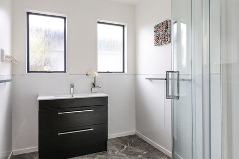 Photo of property in 24 Saint Hill Lane, Havelock North, 4130