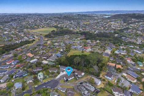 Photo of property in 1/25 Jumento Place, Unsworth Heights, Auckland, 0632