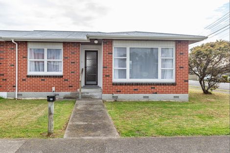 Photo of property in 57 Weraroa Road, Levin, 5510