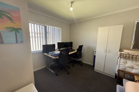 Photo of property in 456a West Coast Road, Glen Eden, Auckland, 0602