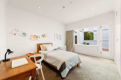 Photo of property in 8 Central Terrace, Kelburn, Wellington, 6012