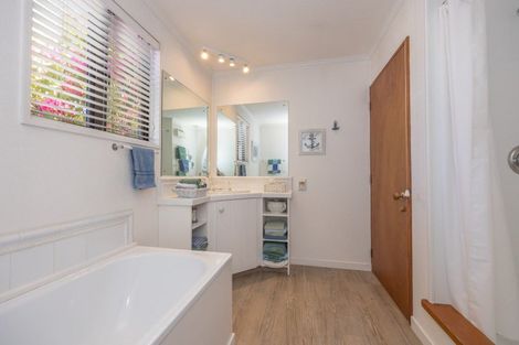 Photo of property in 186 Stone Street, Wanaka, 9305