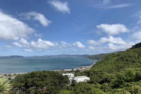 Photo of property in 7a Korokoro Road, Korokoro, Lower Hutt, 5012