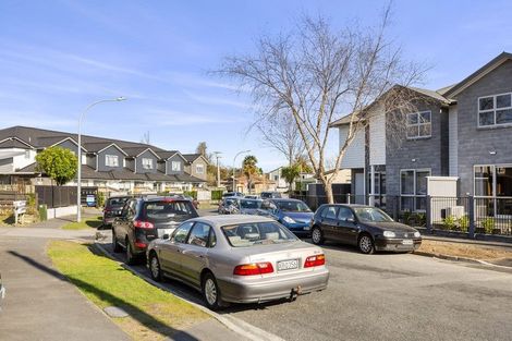 Photo of property in 2/31 Jones Crescent, Melville, Hamilton, 3206