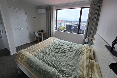 Photo of property in 28 Hobsonville Point Road, Hobsonville, Auckland, 0616