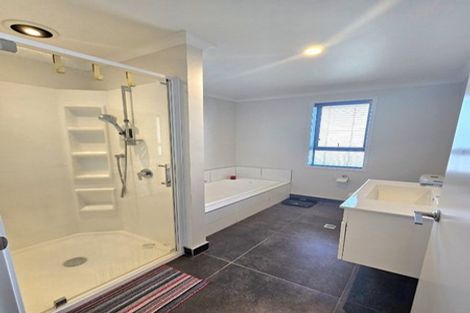 Photo of property in 25 Discovery Place, Marfell, New Plymouth, 4310