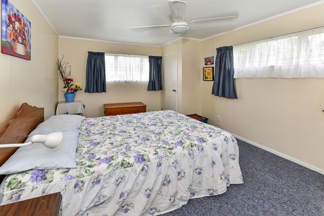 Photo of property in 28 Gibbons Road, Weymouth, Auckland, 2103