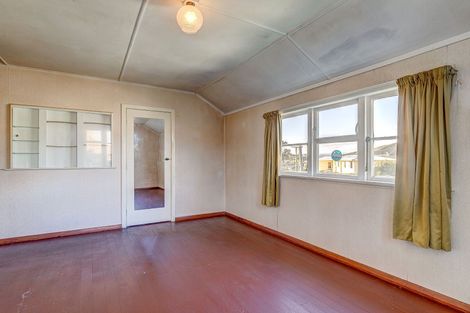 Photo of property in 19 Franklyn Road, Tawa, Wellington, 5028