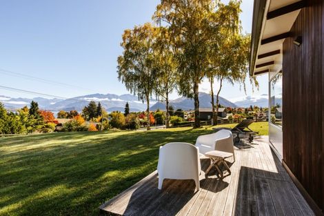 Photo of property in 3 Beech Street, Wanaka, 9305