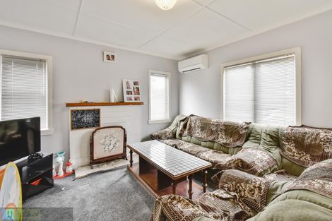 Photo of property in 11 Seddon Avenue, Papatoetoe, Auckland, 2104