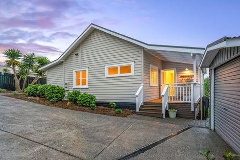 Photo of property in 24 Jean Place, Stanmore Bay, Whangaparaoa, 0932